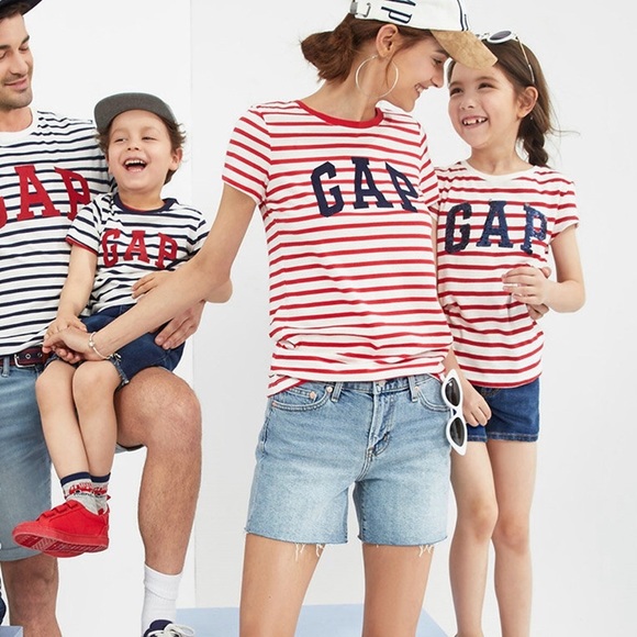 NWT Light Wash Raw Cuff Shorts Blue Summer GAP 5” - Picture 2 of 6